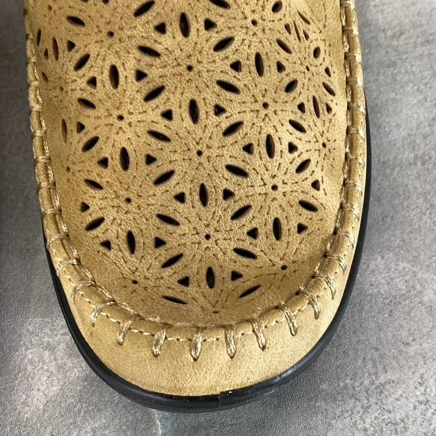 EASY STREET Women's Beige Perforated Kita Comfort Round-Toe Slip-On Mules SZ 7.5