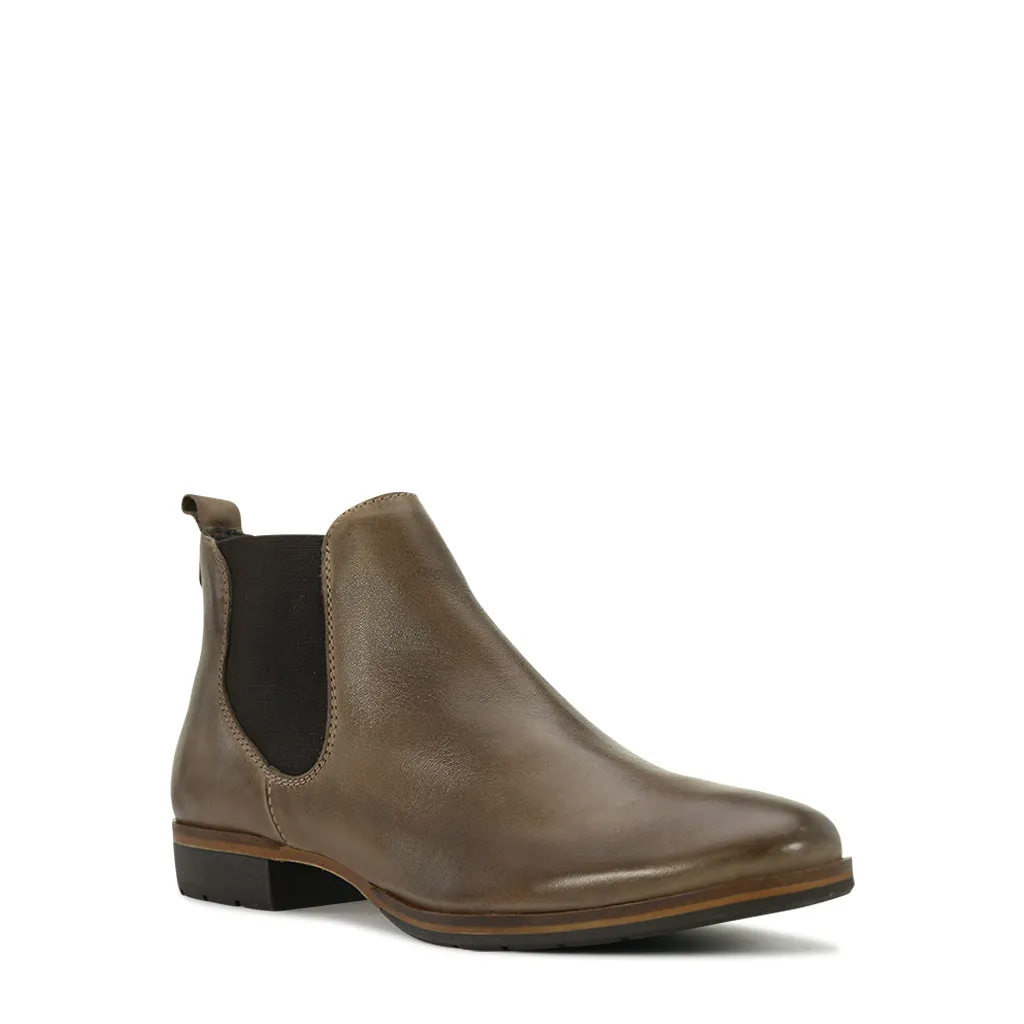 GALA LEATHER ANKLE BOOTS