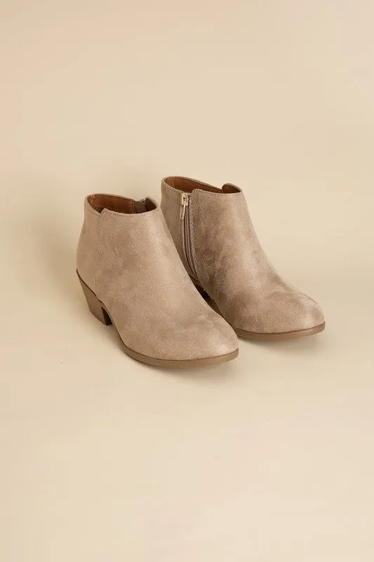 Mug Ankle Fashion Boots