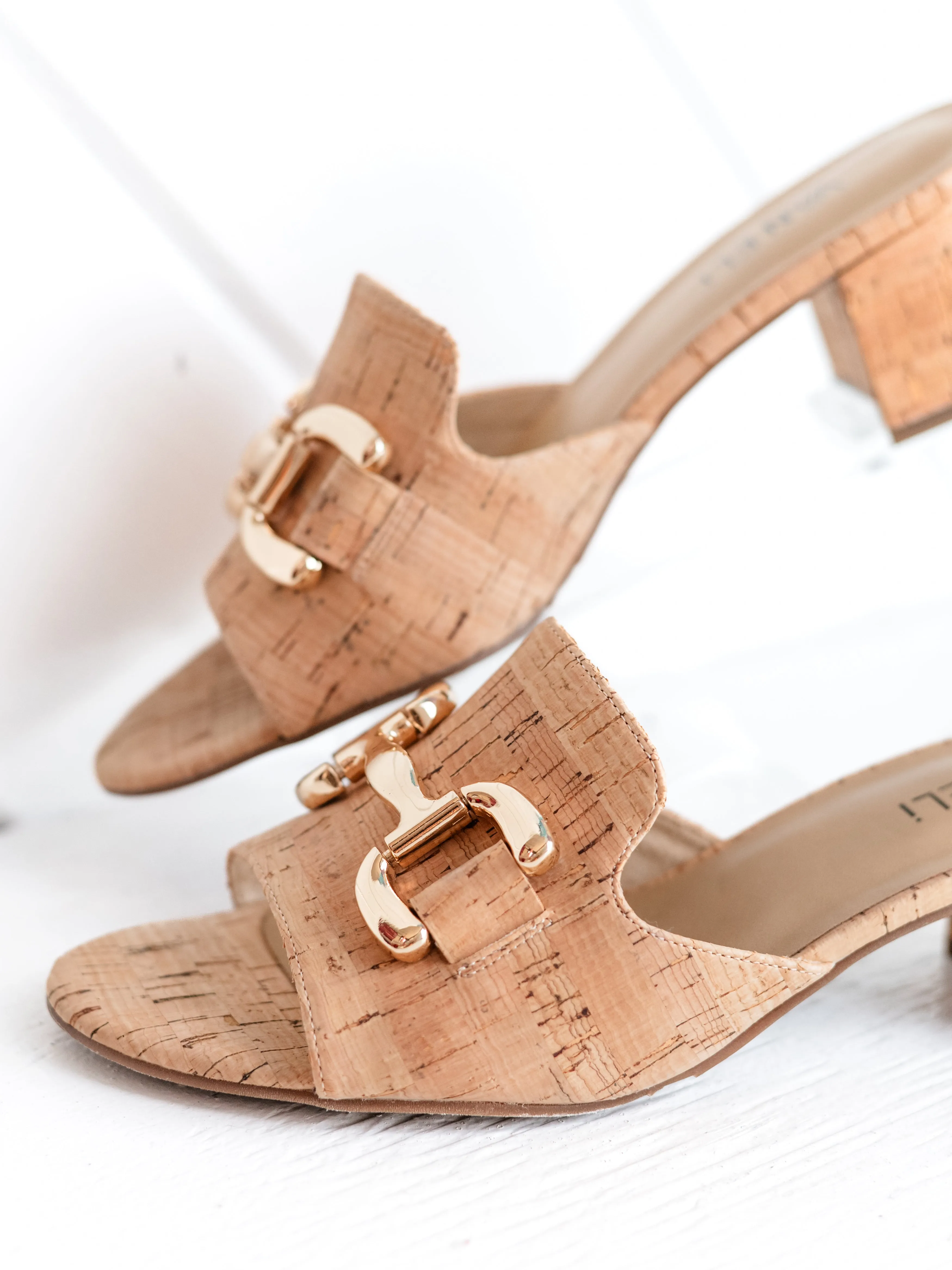 Oksana Natural Cork by Vaneli