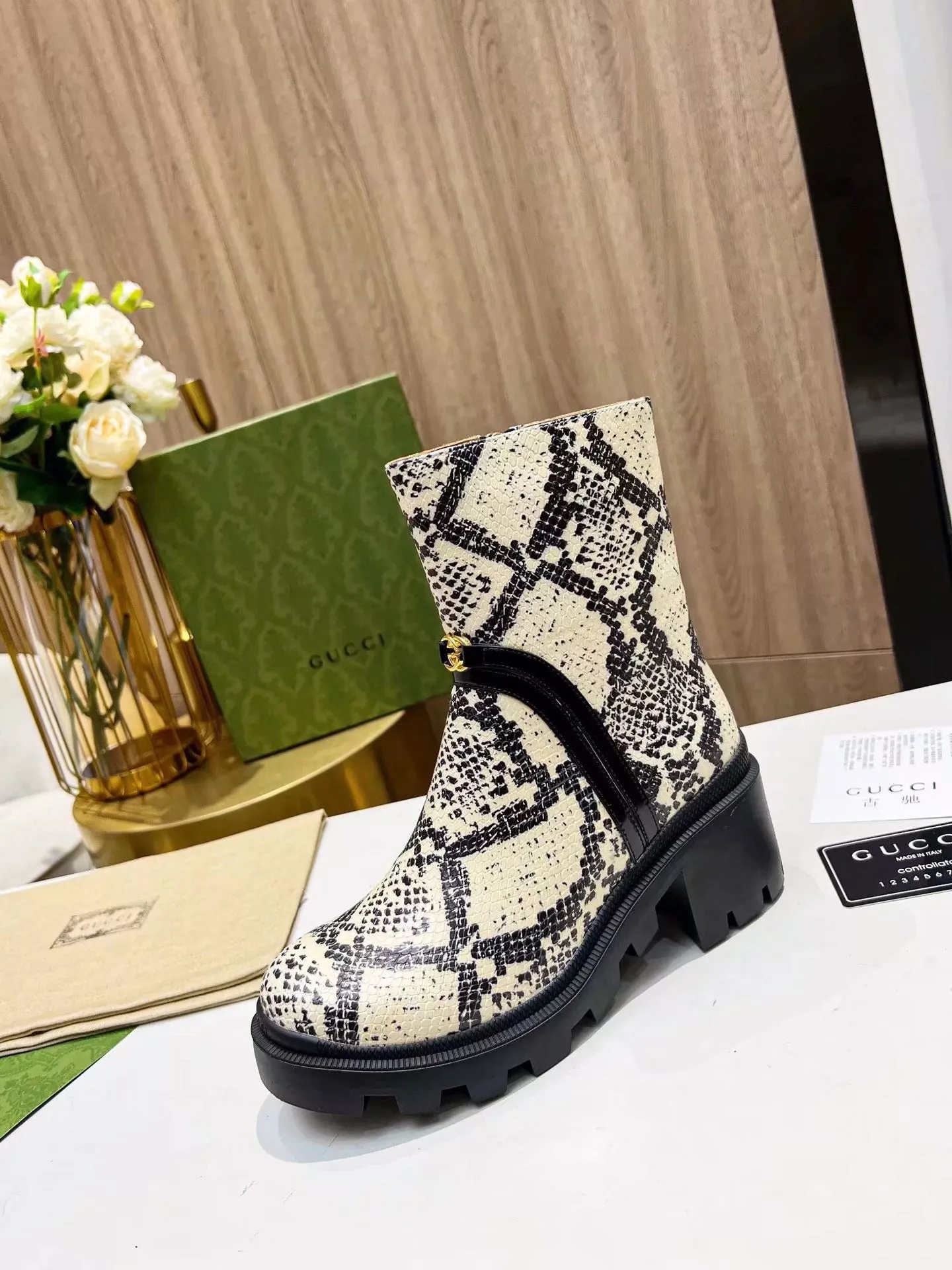 SE913 Women's python print boots Size4-11