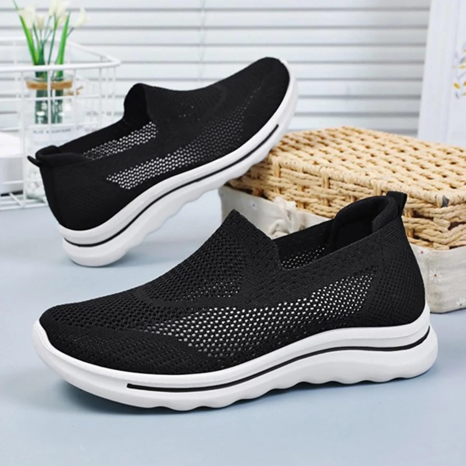 Women's Slip on Walking Shoes Memory Foam Non Slip Comfortable Running Shoes Breathable Gym Workout Shoes Ladies 2024 Fashion Sneakers